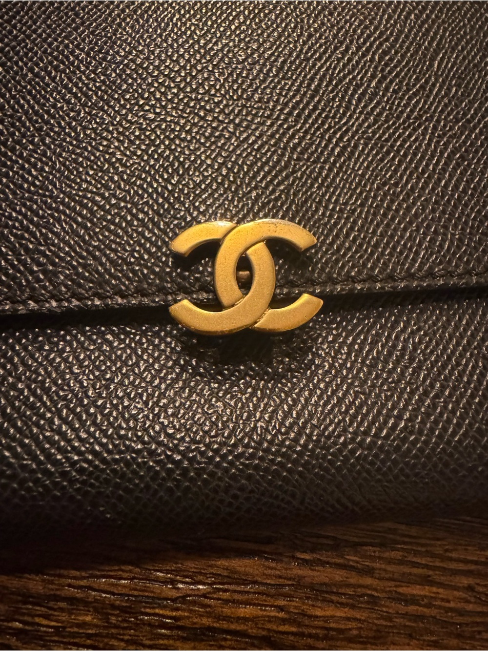 CHANEL Black Caviar Leather Continental Wallet with Gold CC Twist Lock - Picture 6 of 15